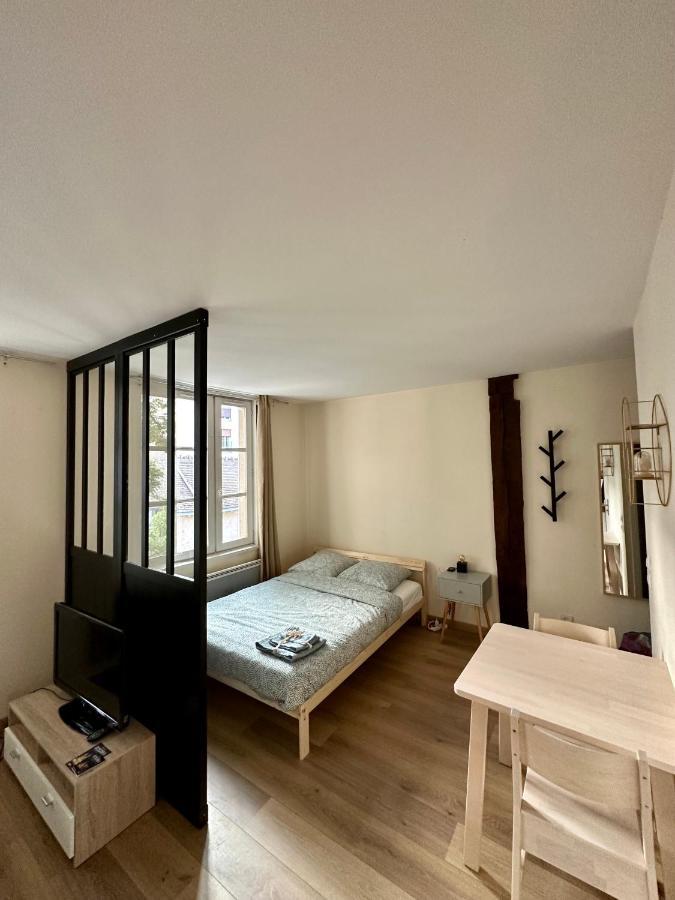 Appartement Bords De L'Eure Charmant Studio ชาร์ตร ภายนอก รูปภาพ